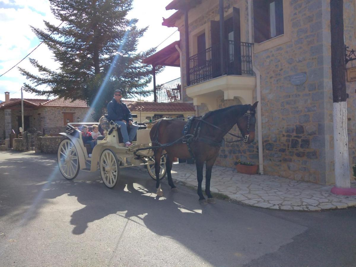 Archontiko Nikolopoulou Hotell Vytina Exteriör bild