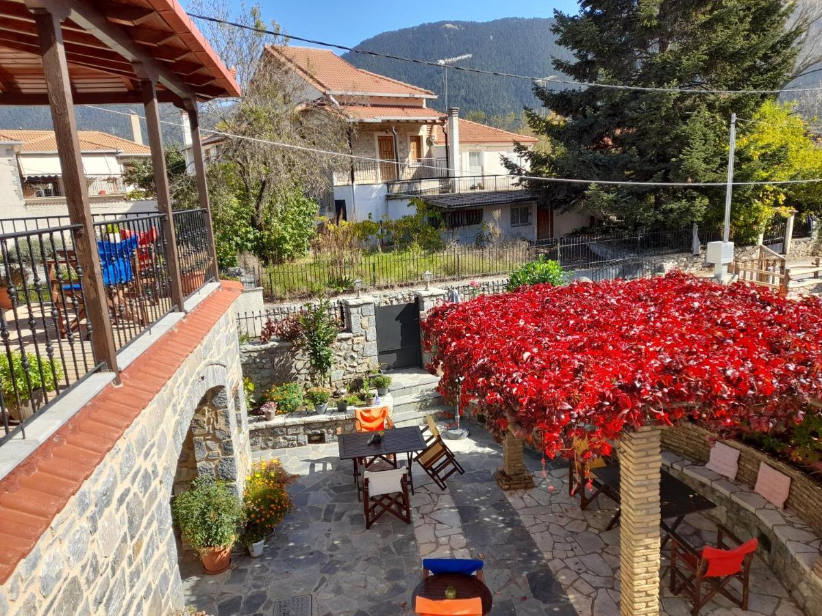 Archontiko Nikolopoulou Hotell Vytina Exteriör bild