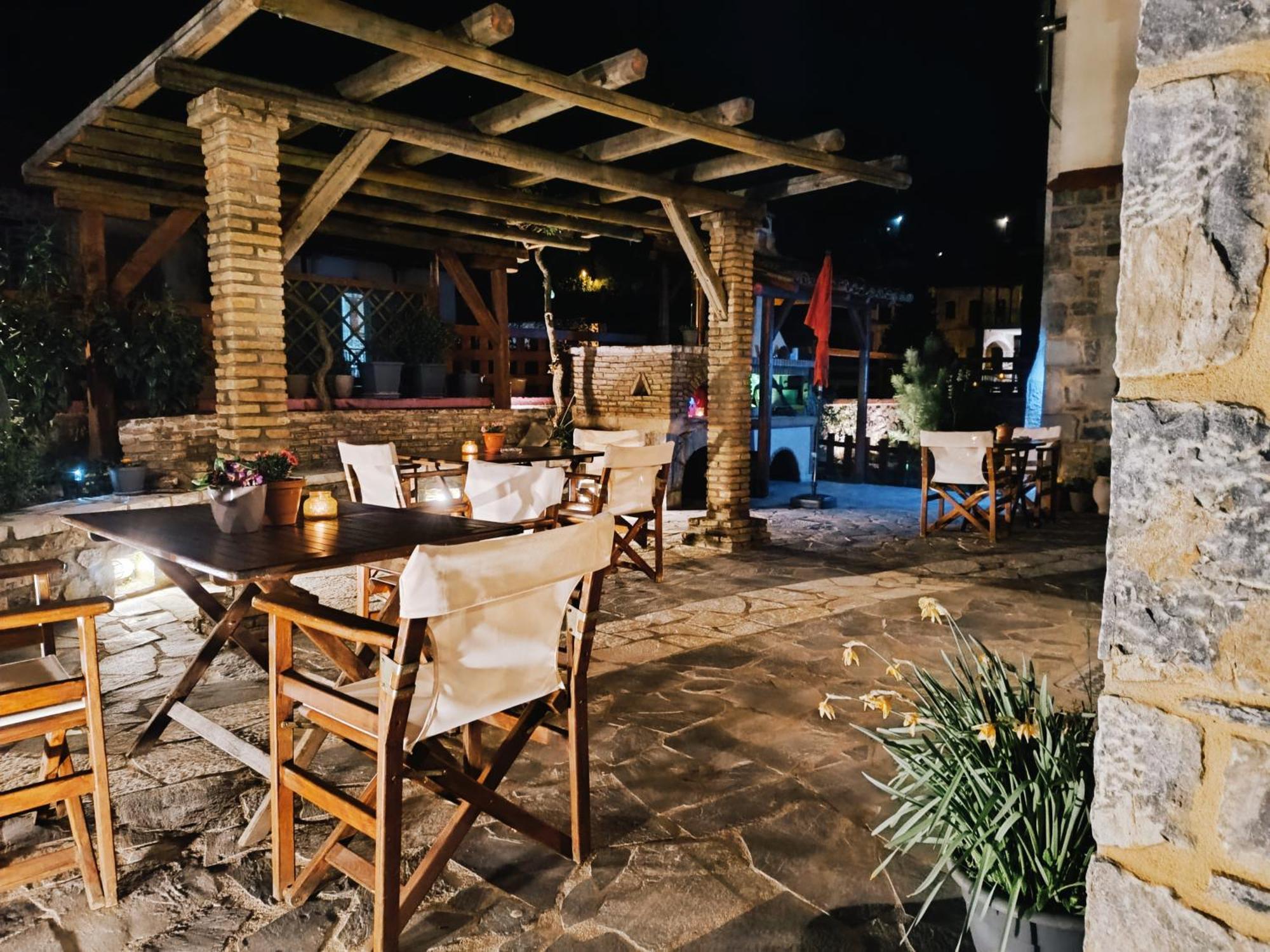 Archontiko Nikolopoulou Hotell Vytina Exteriör bild