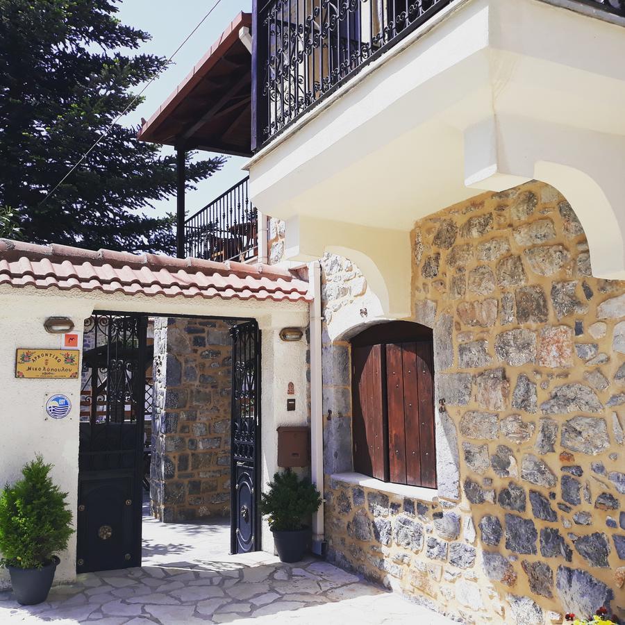 Archontiko Nikolopoulou Hotell Vytina Exteriör bild