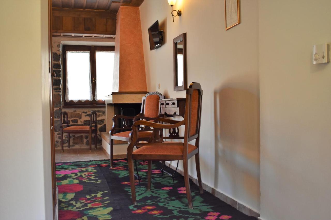 Archontiko Nikolopoulou Hotell Vytina Exteriör bild