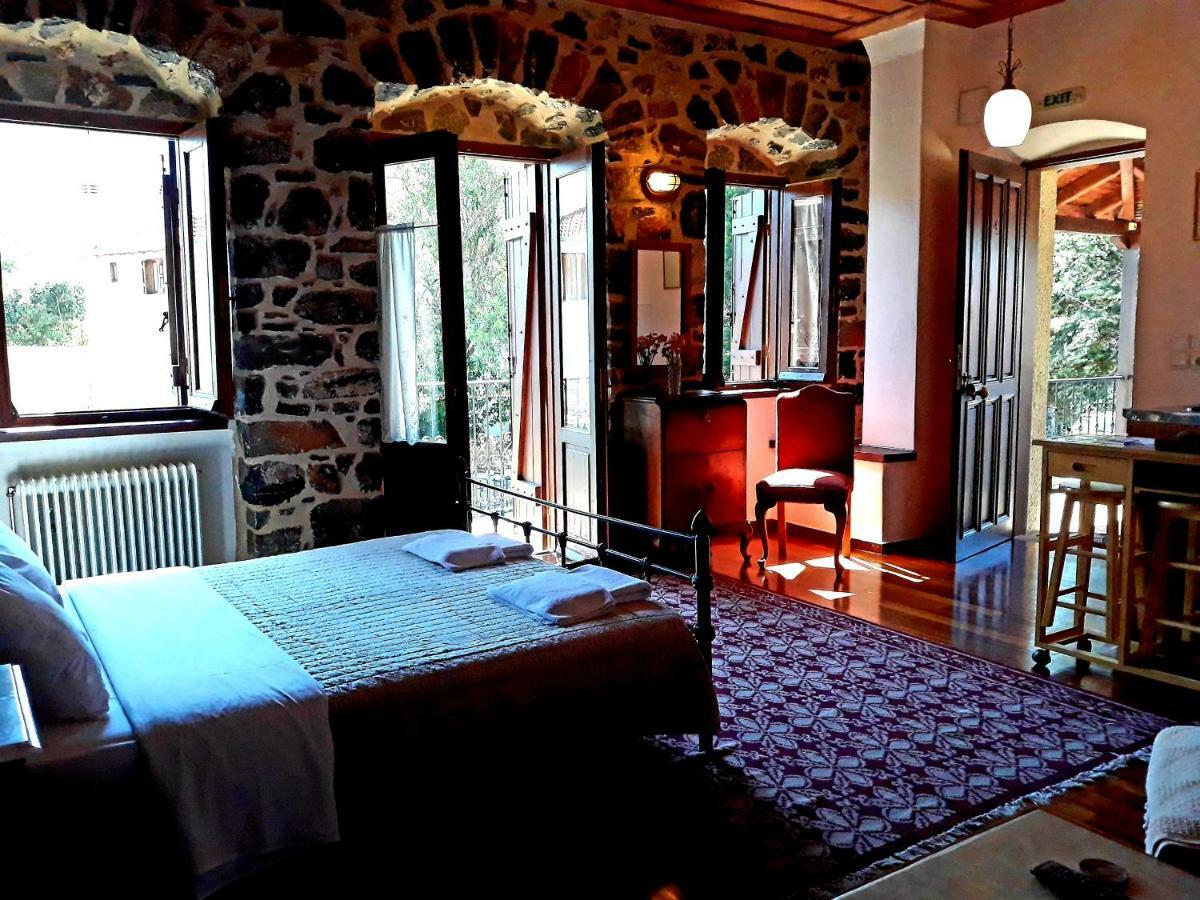 Archontiko Nikolopoulou Hotell Vytina Exteriör bild