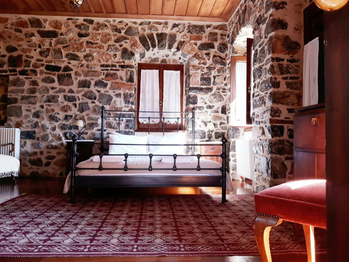 Archontiko Nikolopoulou Hotell Vytina Exteriör bild